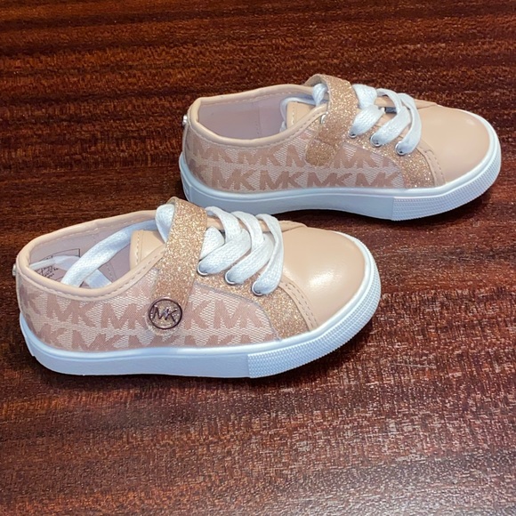 Michael Kors girls shoes - Picture 3 of 6